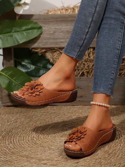 Women's Floral Applique Cutout Comfort Sandals
