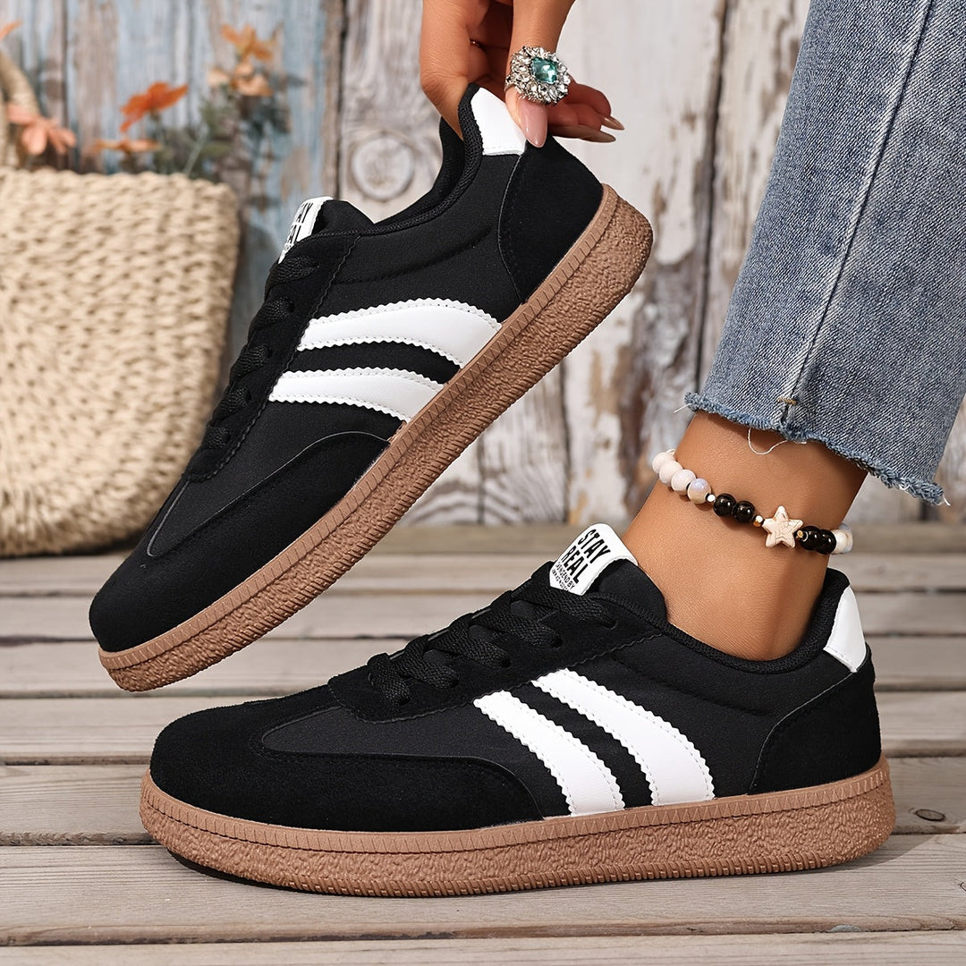 Ophelia | Classic Lace-Up Sneakers