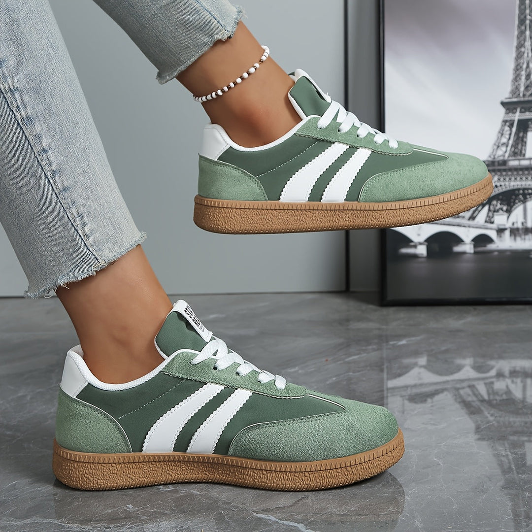 Ophelia | Classic Lace-Up Sneakers