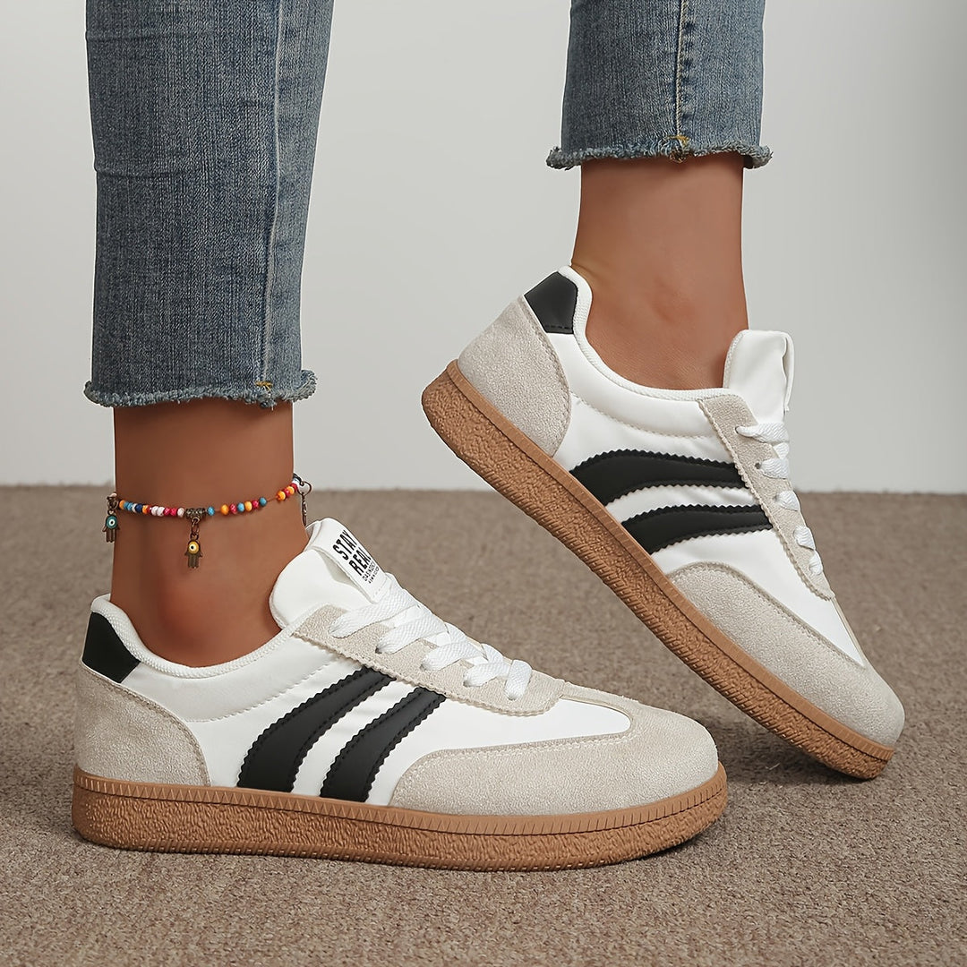 Ophelia | Classic Lace-Up Sneakers