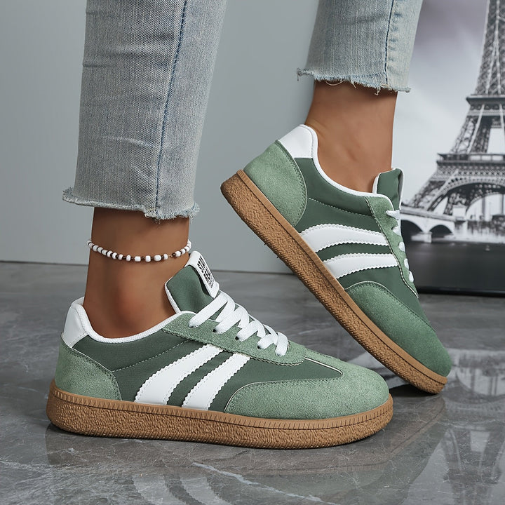 Ophelia | Classic Lace-Up Sneakers