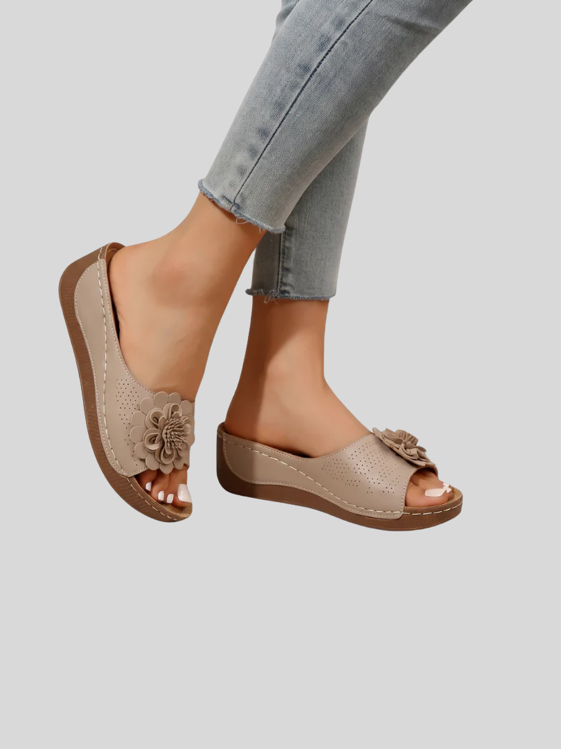 Women's Floral Applique Cutout Comfort Sandals