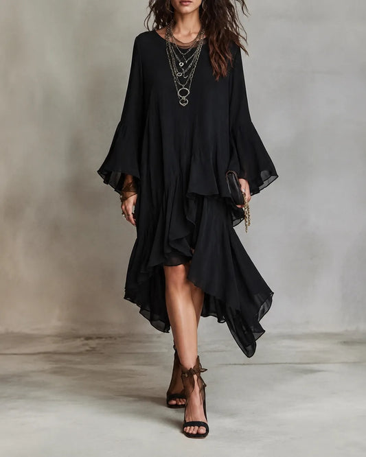 Valeria in Black
