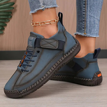 Mia in Navy