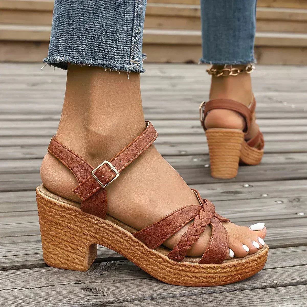 Women's Strappy Cushioned Open Toe Sandals