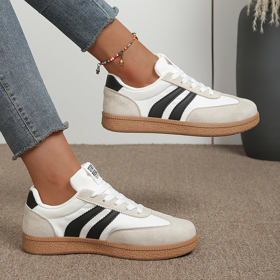 Ophelia | Classic Lace-Up Sneakers