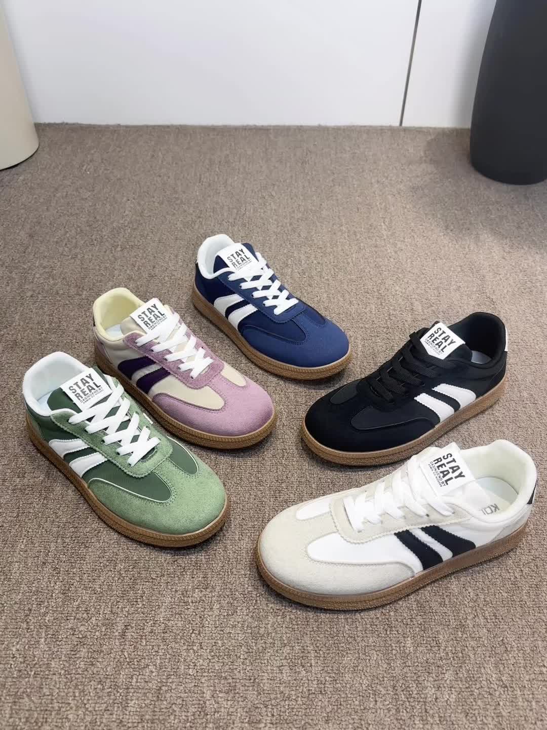 Ophelia | Classic Lace-Up Sneakers