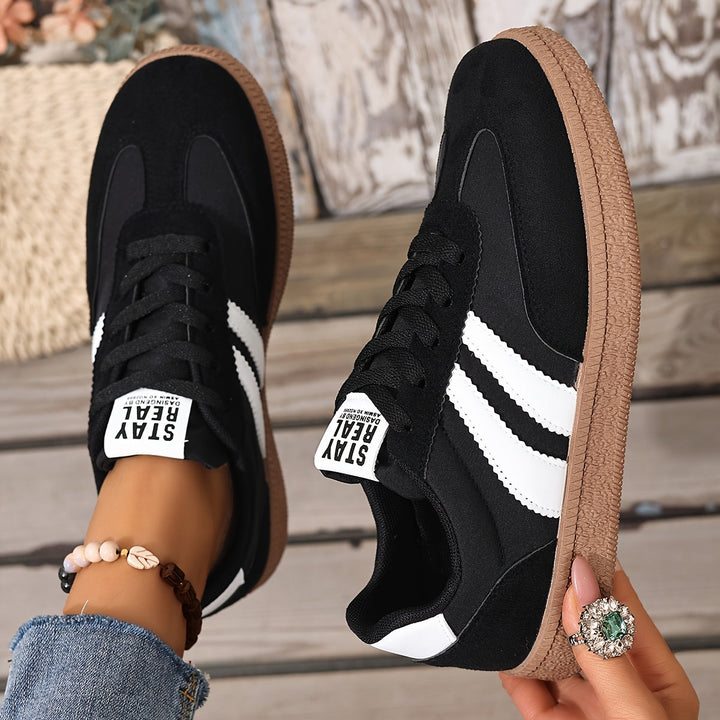 Ophelia | Classic Lace-Up Sneakers