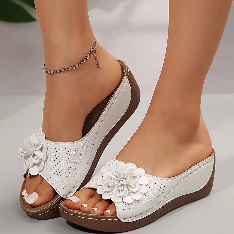 Women's Floral Applique Cutout Comfort Sandals