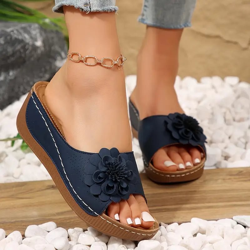 Women's Floral Applique Cutout Comfort Sandals